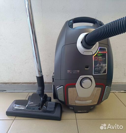 Пылесос Redmond RV-325