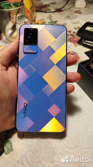 Телефон vivo 21 e