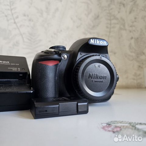 Зеркальный фотоаппарат Nikon D3100 Хороший