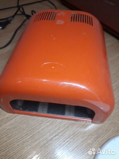 Лампа для сушки ногтей