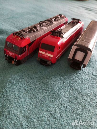 Поезд игрушка