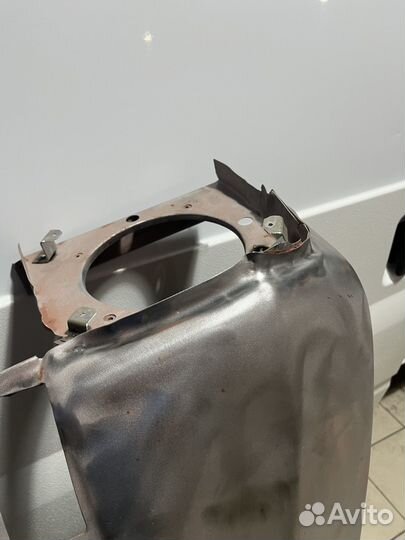 Крыло газ 24 первой серии