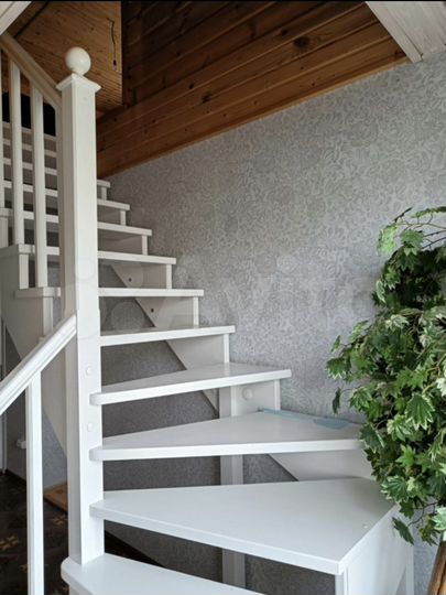 Коттедж 212 м² на участке 10,4 сот.