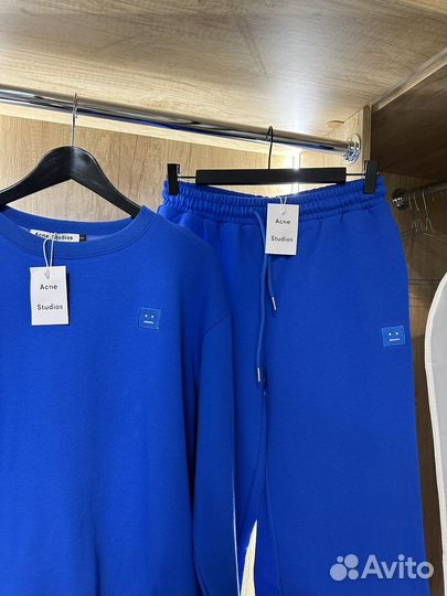 Спортивный костюм женский