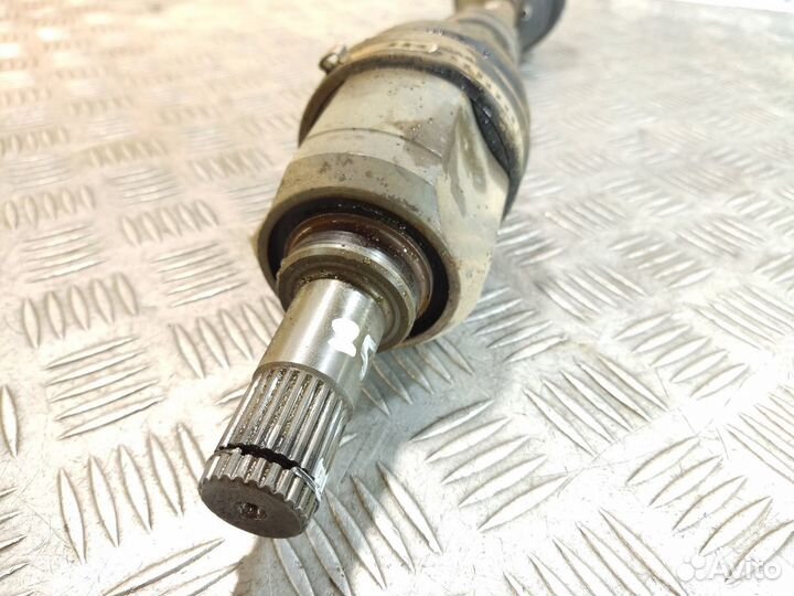 Полуось передняя левая Mitsubishi Lancer 9