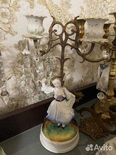 Фарфоровый подсвечник