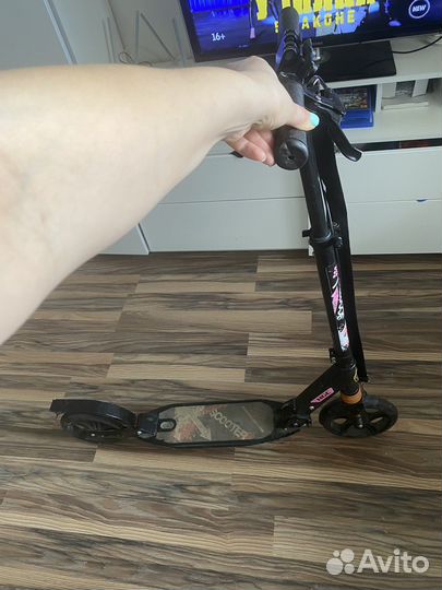 Продаю самокат Скутер