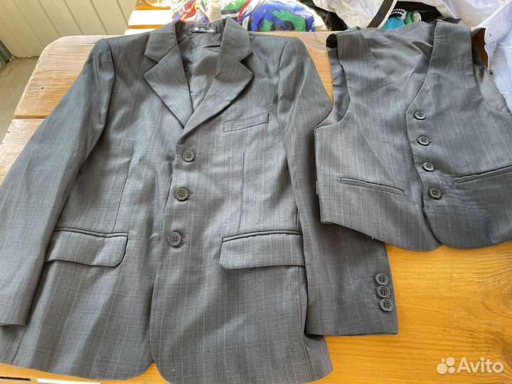 Школьные костюмы,рубашки,жилетки