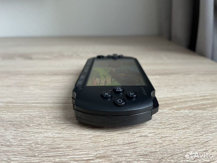 Sony PSP прошитая + игры, диски