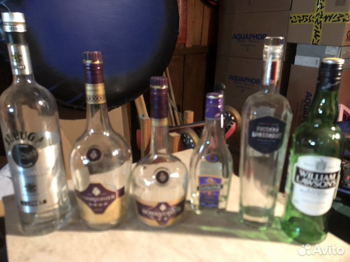 Бутылки пустые из под алкоголя