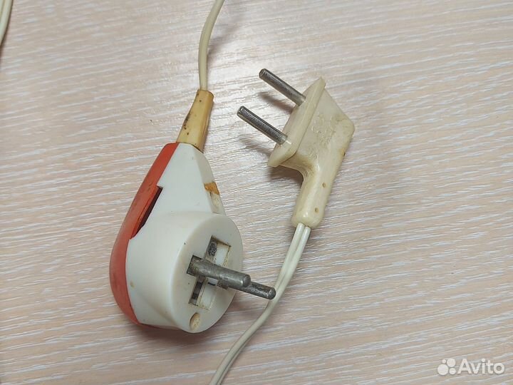 Радиоприемник трехпрограммный с таймером СССР