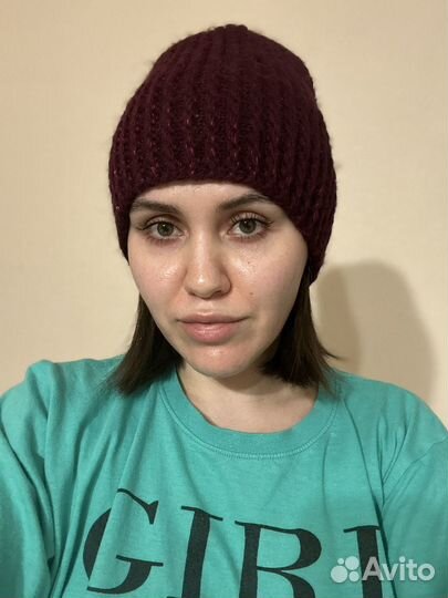 Шапка зимняя на флисе бордовая в пайетках