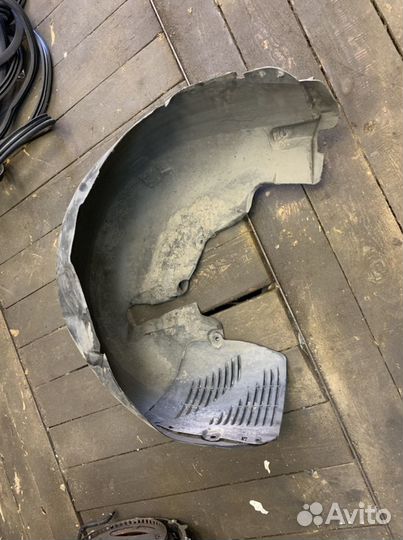 Mercedes w211 подкрылок задний