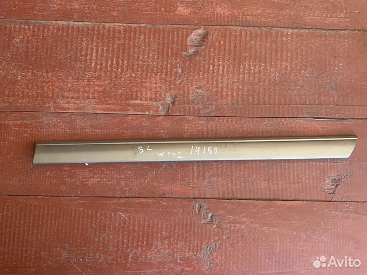 Молдинг двери Левый mercedes W202