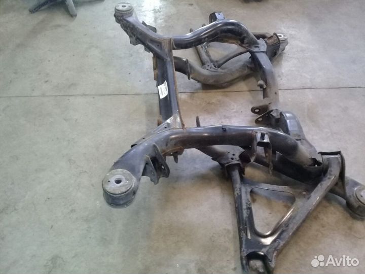 Задний подрамник Volkswagen Touareg 1