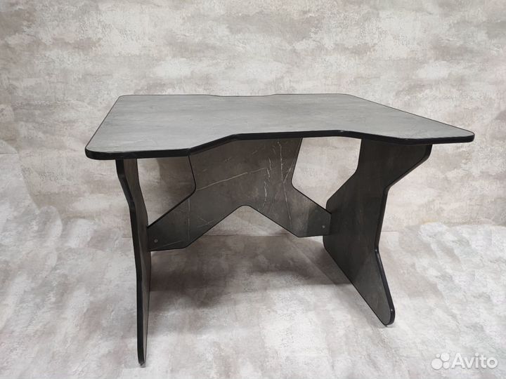 Геймерский компьютерный стол