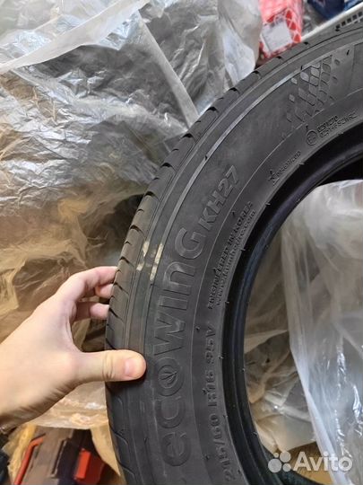 Kumho Ecowing ES01 KH27 215/60 R16 95V