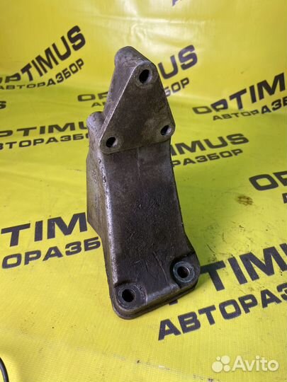 Кронштейн двигателя правый Chery Amulet A15