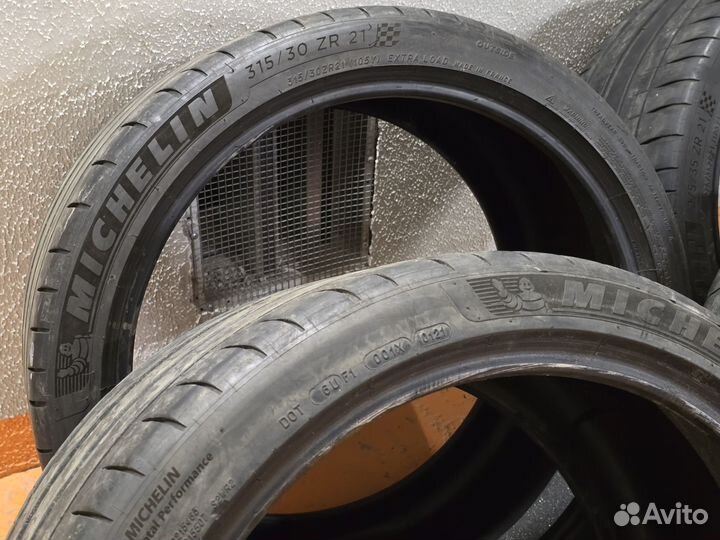 Michelin Pilot Sport 4 S 275/35 R21 и 315/30 R21 103Y