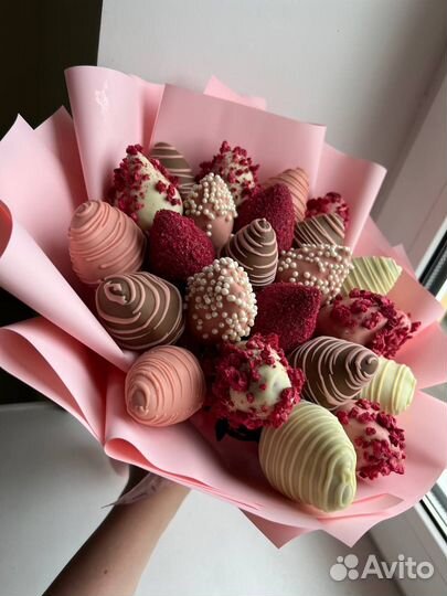 Букет из клубники в шоколаде (25 ягод)