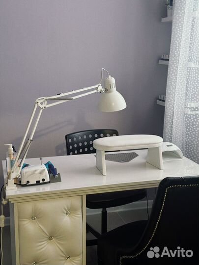 Маникюрный стол бу