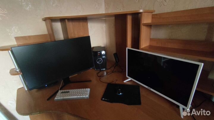 Компьютерный стол