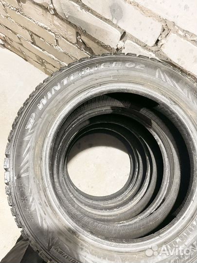 Dunlop Winter Maxx WM02 185/60 R15