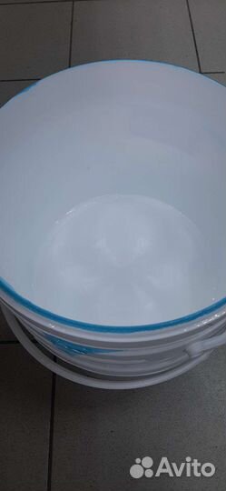 Бу ведра пластиковые с крышками