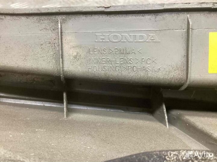 Фонарь задний правый Honda FR-V