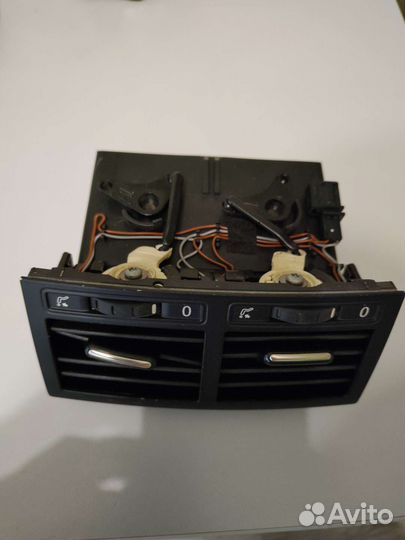 Дефлектор заднего воздуховода