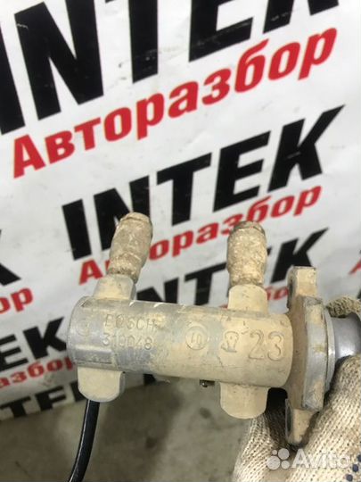 Главный тормозной цилиндр Ford Focus 1