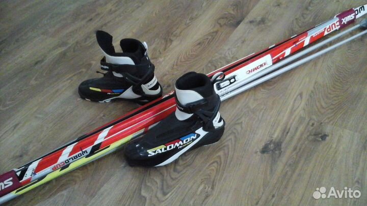Гоночные лыжи atomic