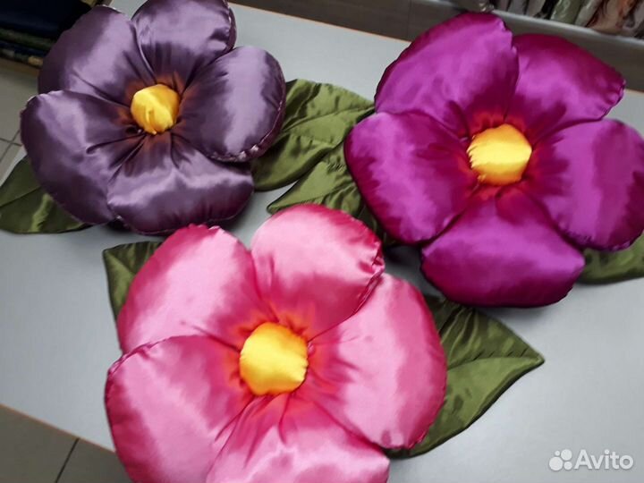 Подушка -подарок декоративная.Ручная работа