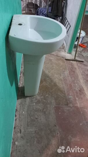 Раковина в ванную с тюльпаном