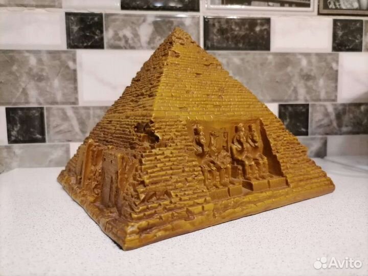 Пирамиды сувенирные