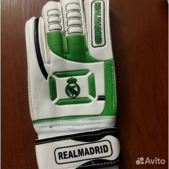 Вратарские перчатки детские. Новые