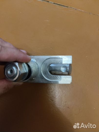 Съёмник рулевых тяг и шаровых опор