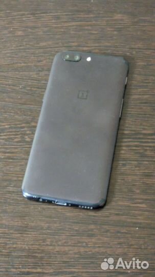 OnePlus 5, 6/64 ГБ