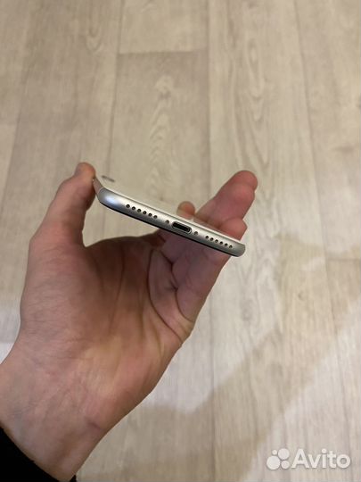 iPhone SE (2020), 64 ГБ