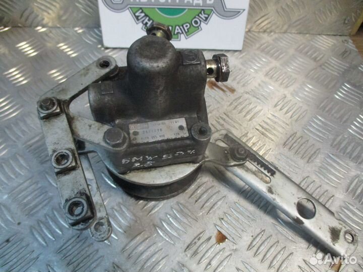 Насос гидроусилителя руля BMW 5 E34 (M20B25)