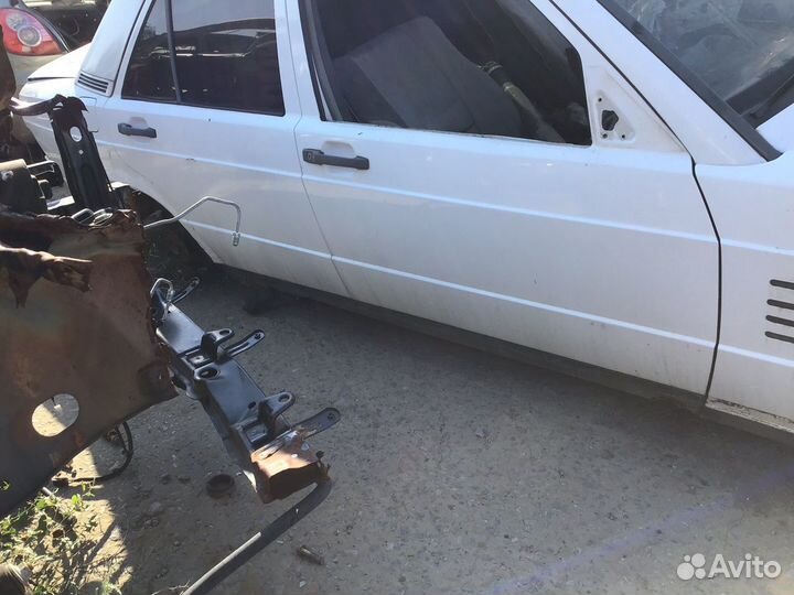 Двери на Mercedes-Benz 190