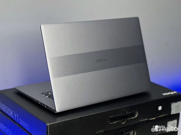 Новый ноут 15.6 IPS 4 ядра 8G озу SSD256g Металл