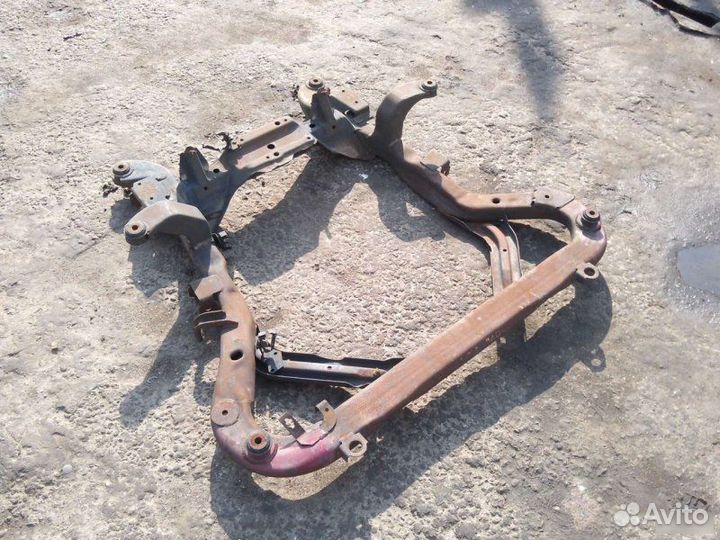 Подрамник Opel Vectra B
