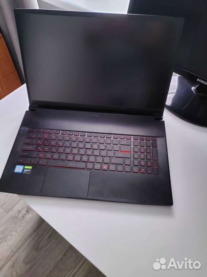 MSI GF75Thin 9scsr,17.3,1650TI, M2 256GB,16GB