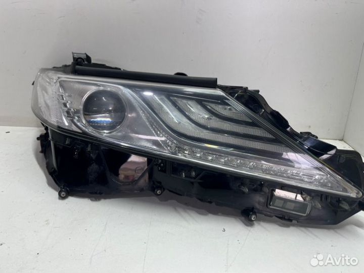 Фара LED передняя правая Toyota Camry V70/V75