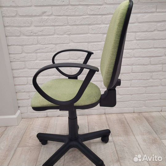 Компьютерное кресло офисное