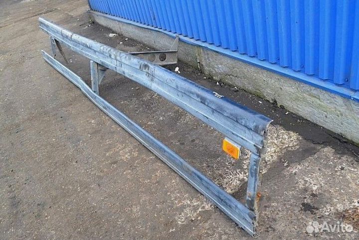 Боковой спойлер по раме, левый scania P-series (01