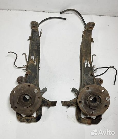 Кулак поворотный передний Volkswagen Tuareg 2005