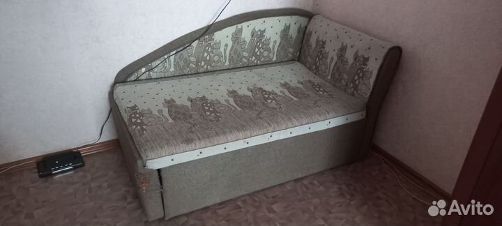 Диван слоник б/у