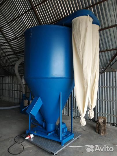 Смеситель сыпучих кормов